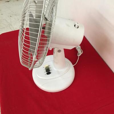 Comfort Zone 3 Speed Oscillating Table Fan 