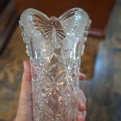 Royales de Champagne crystal vase featuring a cut glass pattern with three frosted butterflies at the rim.