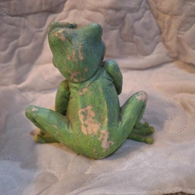 frog playing saxophone figurine