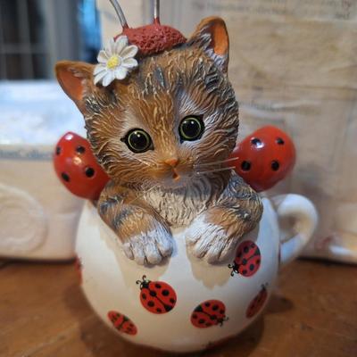 Hamilton Collection Cups of Affection "Cute as a Bug" kitten figurine.
