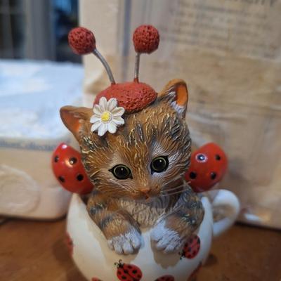 Hamilton Collection Cups of Affection "Cute as a Bug" kitten figurine.