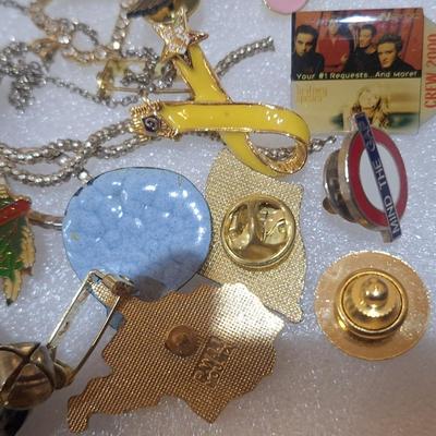 assorted vintage and estate brooches, mis matched earrings and other jewelry pieces- some may be broken