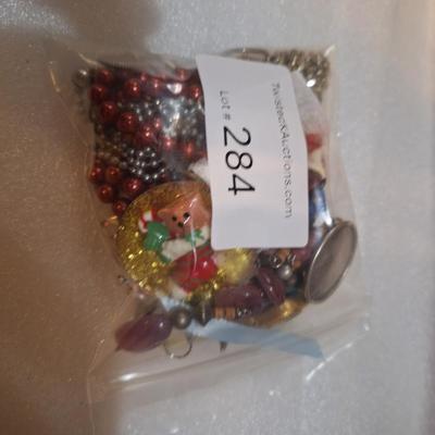 mixed bag of jewelry and pieces