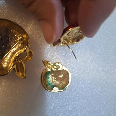 Red apple brooch and earrings - no backs