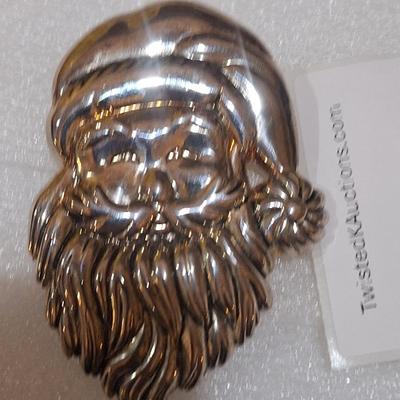 vintage silver Santa head brooch pendant.