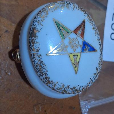 Tiny vintage Japanese porcelain trinket box associated with the Order of the Eastern Star (OES).