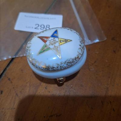 Tiny vintage Japanese porcelain trinket box associated with the Order of the Eastern Star (OES).