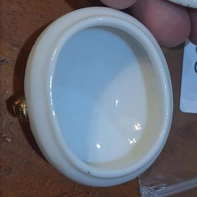 Tiny vintage Japanese porcelain trinket box associated with the Order of the Eastern Star (OES).