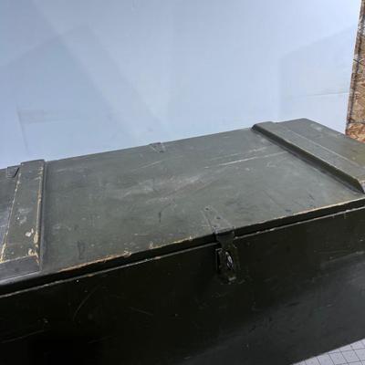 Vietnam Army Foot Locker with Top Tray