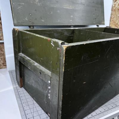 Vietnam Army Foot Locker with Top Tray