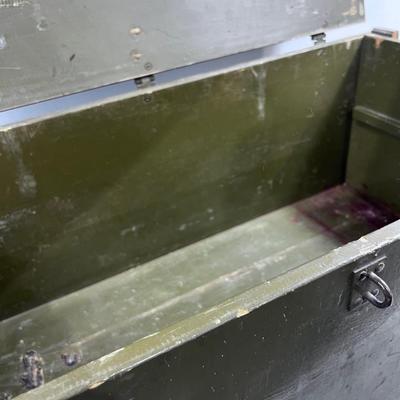 Vietnam Army Foot Locker with Top Tray