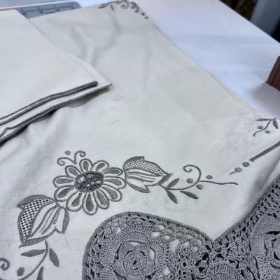 Ecru Cut out Table Cloth and Napkins Gray 