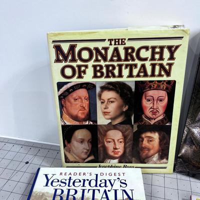 (5) Books about England and the Monarchy British History 