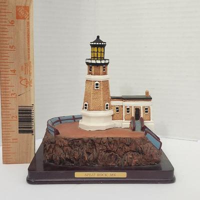 1998 Oneida Studios Lighthouse Point Split Rock MN Lighthouse Figurine