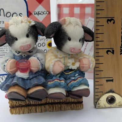 Vintage Mary's Moo Moos "A Friend Is Always There Beside You" Figurine 1998