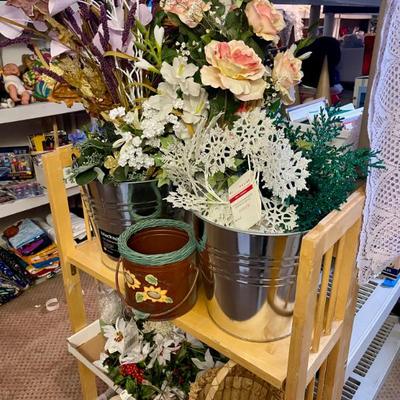 Sale Photo Thumbnail #115: Faux flowers 