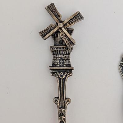 Lot of 4 Vintage Souvenir Spoons Windmill Dutch Varied Industries 1893 Abstract and Painted Bone Handle