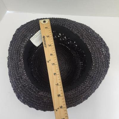 Liz Claiborne Women’s Black Woven Straw Style Hat Wide Brim Summer Sun Hat Made In China