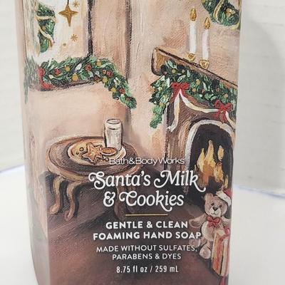 Bath and Body Works Santa’s Milk & Cookies Foaming Hand Soap Cozy Christmas Treat