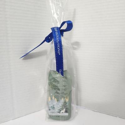 Bath and Body Works Frosted Forest Foaming Hand Soap Crisp Winter Woods Gift