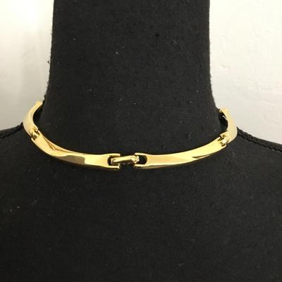 Beautiful vintage, gold tone , crystal rhinestone collar necklace