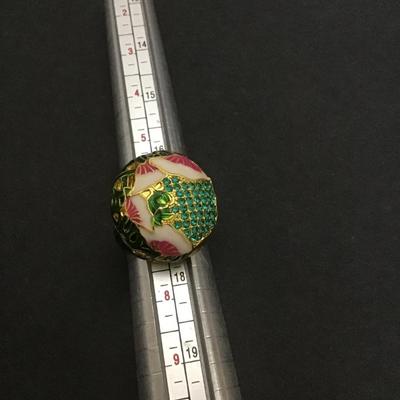 Beautiful, vintage Dome enamel, green crystals and Calla Lily poppy design