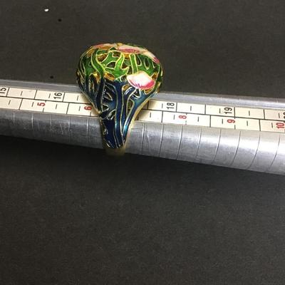 Beautiful, vintage Dome enamel, green crystals and Calla Lily poppy design