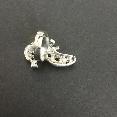 Beautiful vintage, Silvertone, ring high heel shoe with pink rhinestone