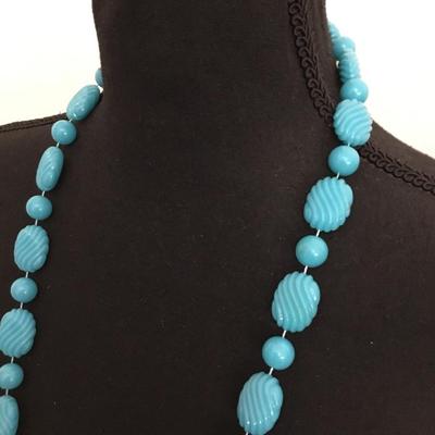 Unique vintage, chunky aqua blue Lucite type bead necklace