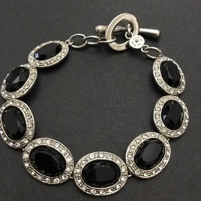 Gorgeous Monet very nice rhinestone black onyx or black glass toggle bracelet