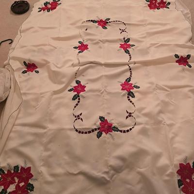 Table clothes and runner