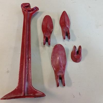 Red Metal Cast Iron Cobbler Shoe Set