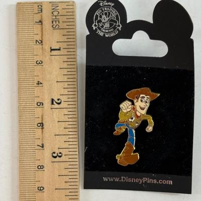 Sale Photo Thumbnail #552: In new condition on merchandising card.