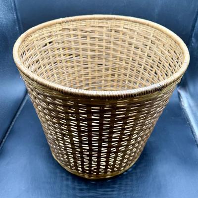 Sale Photo Thumbnail #578: Like-new condition, approx. 11” tall.