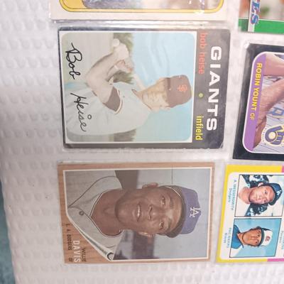 COLLECTIBLE BASEBALL CARDS (1)