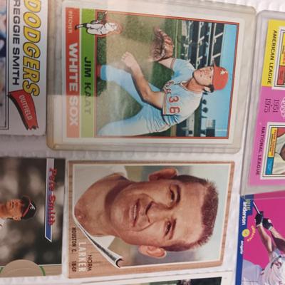 COLLECTIBLE BASEBALL CARDS (1)