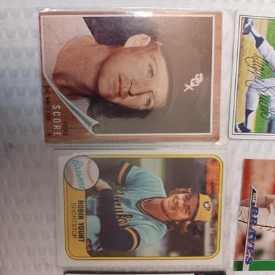 COLLECTIBLE BASEBALL CARDS (1)