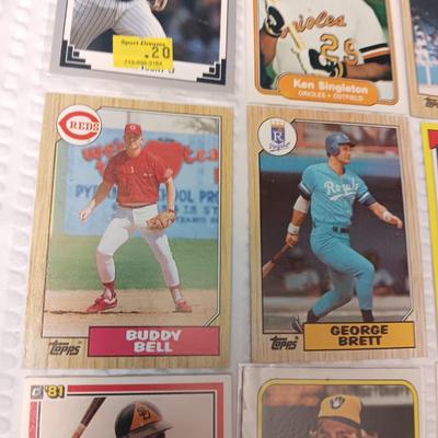 COLLECTIBLE BASEBALL CARDS (2)