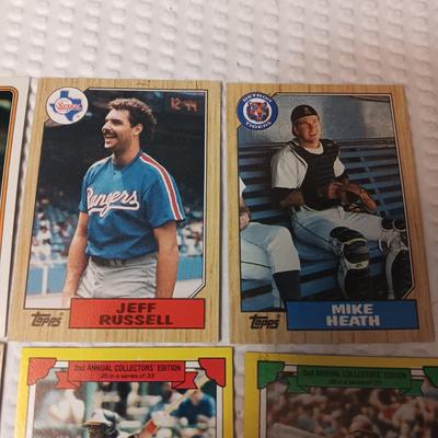 COLLECTIBLE BASEBALL CARDS (2)