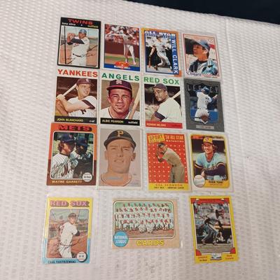 COLLECTIBLE BASEBALL CARDS (3)