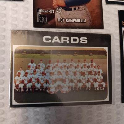 COLLECTIBLE BASEBALL CARDS (4)