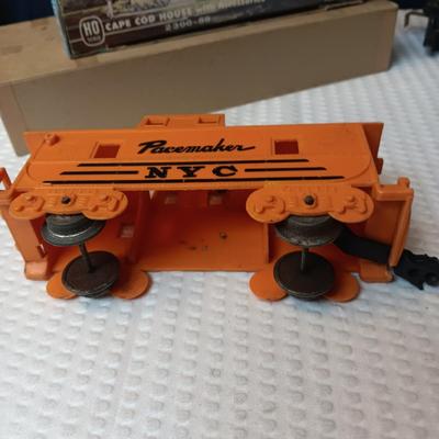 MOSTLY LIONEL NEW YORK CENTRAL MODEL TRAINS