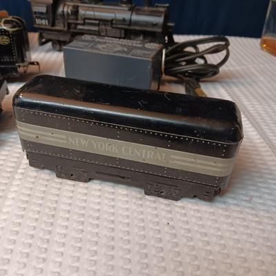 MOSTLY LIONEL NEW YORK CENTRAL MODEL TRAINS
