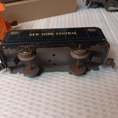 MOSTLY LIONEL NEW YORK CENTRAL MODEL TRAINS