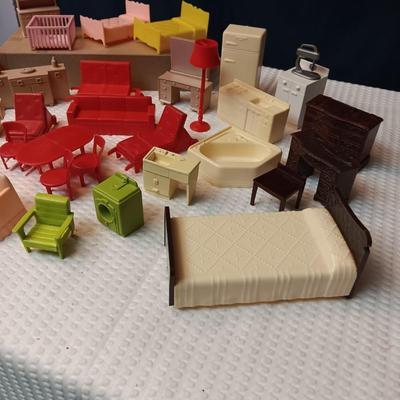 DOLLHOUSE FURNITURE