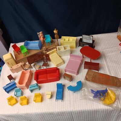 DOLLHOUSE FURNITURE (2)