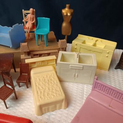 DOLLHOUSE FURNITURE (2)