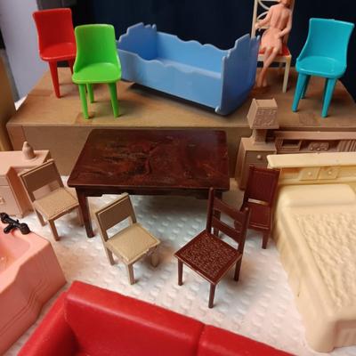 DOLLHOUSE FURNITURE (2)