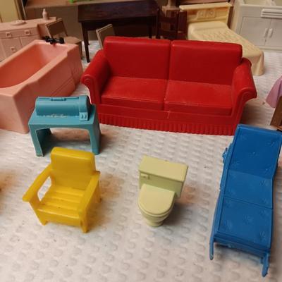 DOLLHOUSE FURNITURE (2)