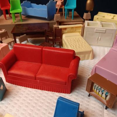 DOLLHOUSE FURNITURE (2)
